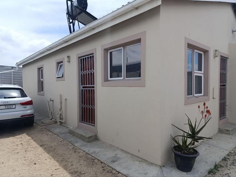 To Let 2 Bedroom Property for Rent in Malibu Village Western Cape